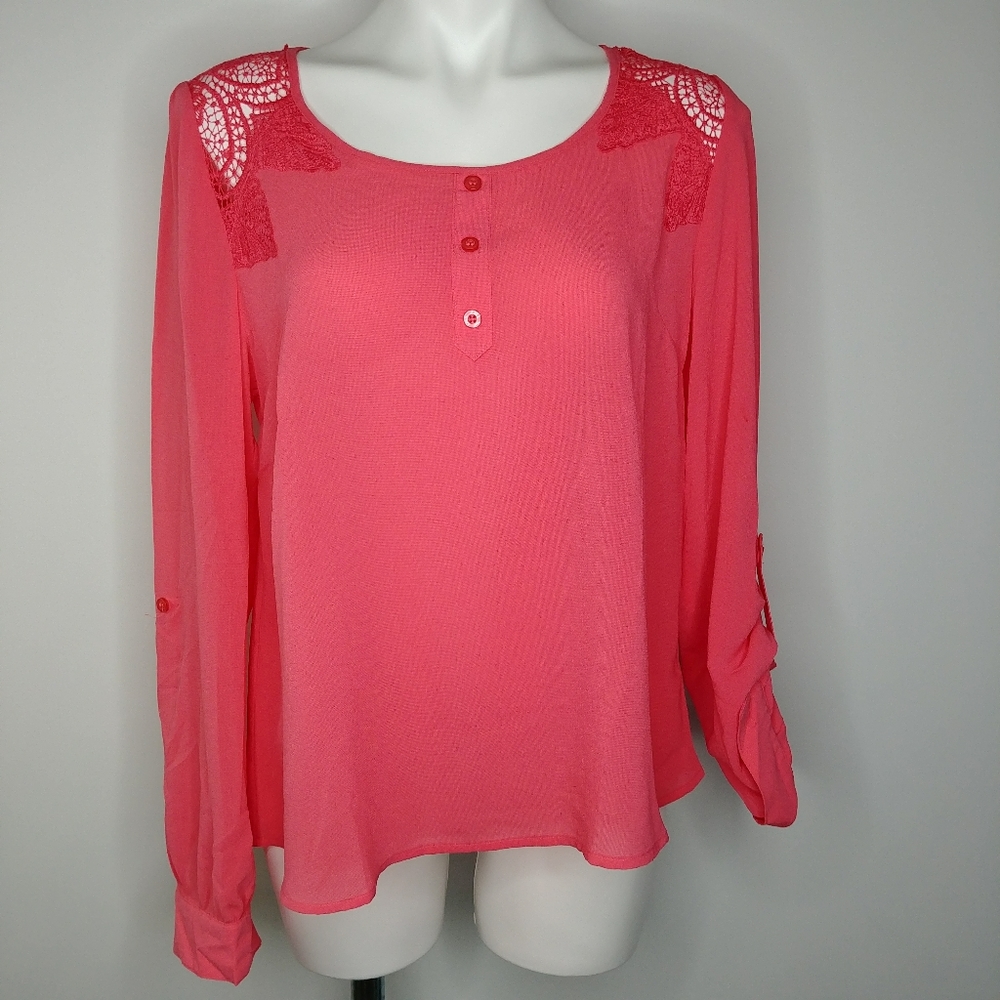 Mine Coral top with Crochet Shoulders tab sleeves